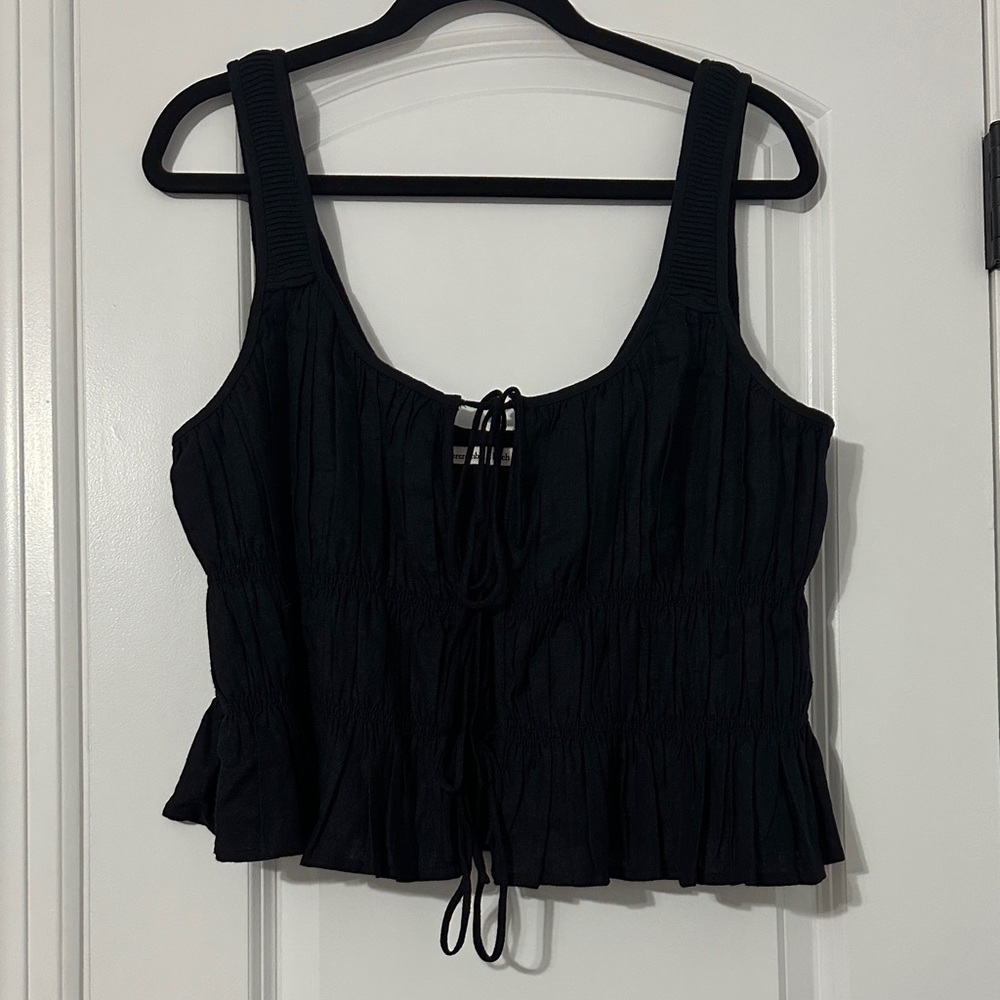 Abercrombie & Fitch Black Smocked Tie-Front Cropped Tank